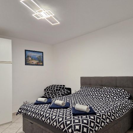 Apartman"Petra" Krk Town Exterior photo