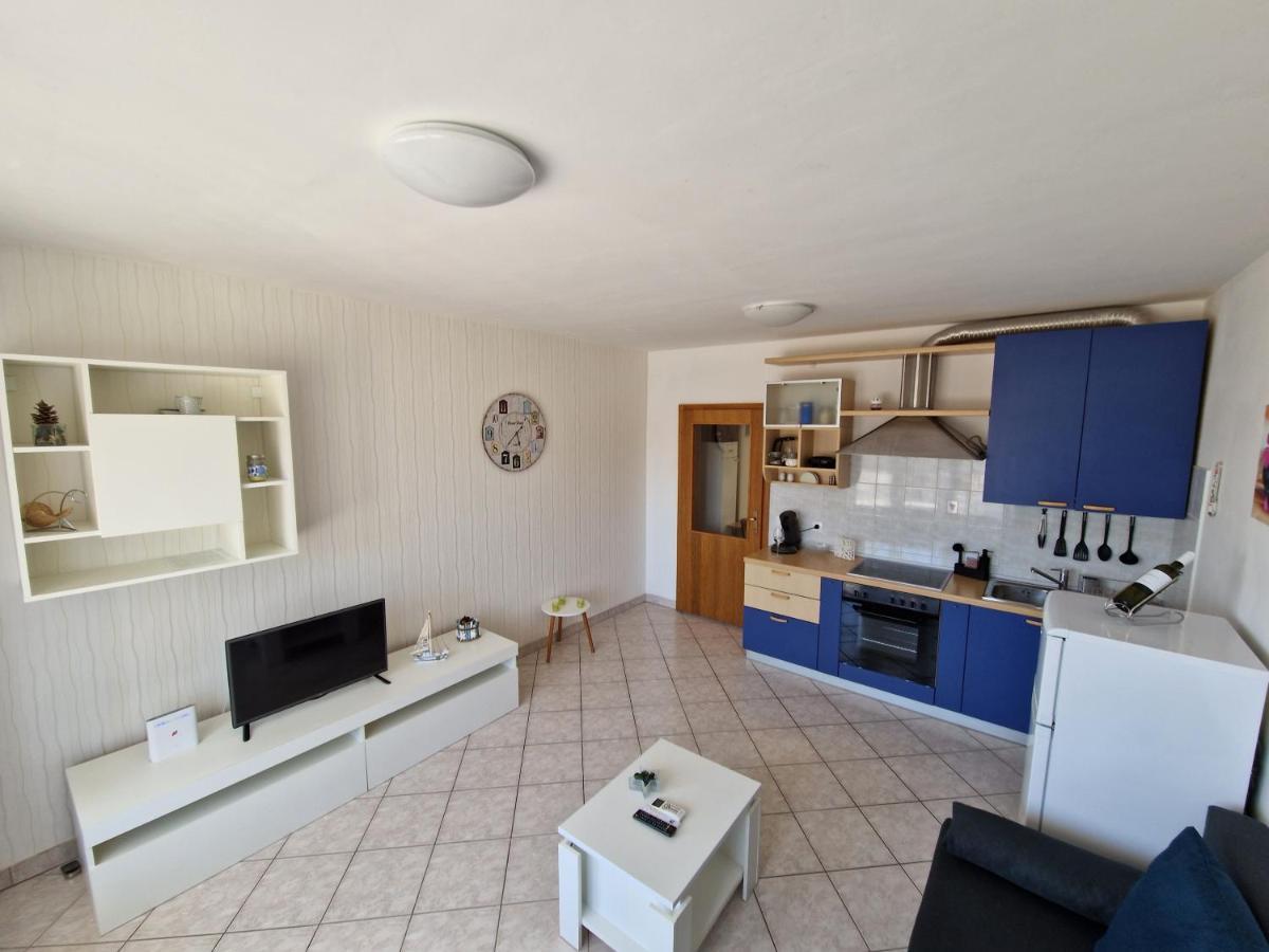 Apartman"Petra" Krk Town Exterior photo